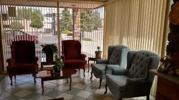Traveler's Uptown Motel 7