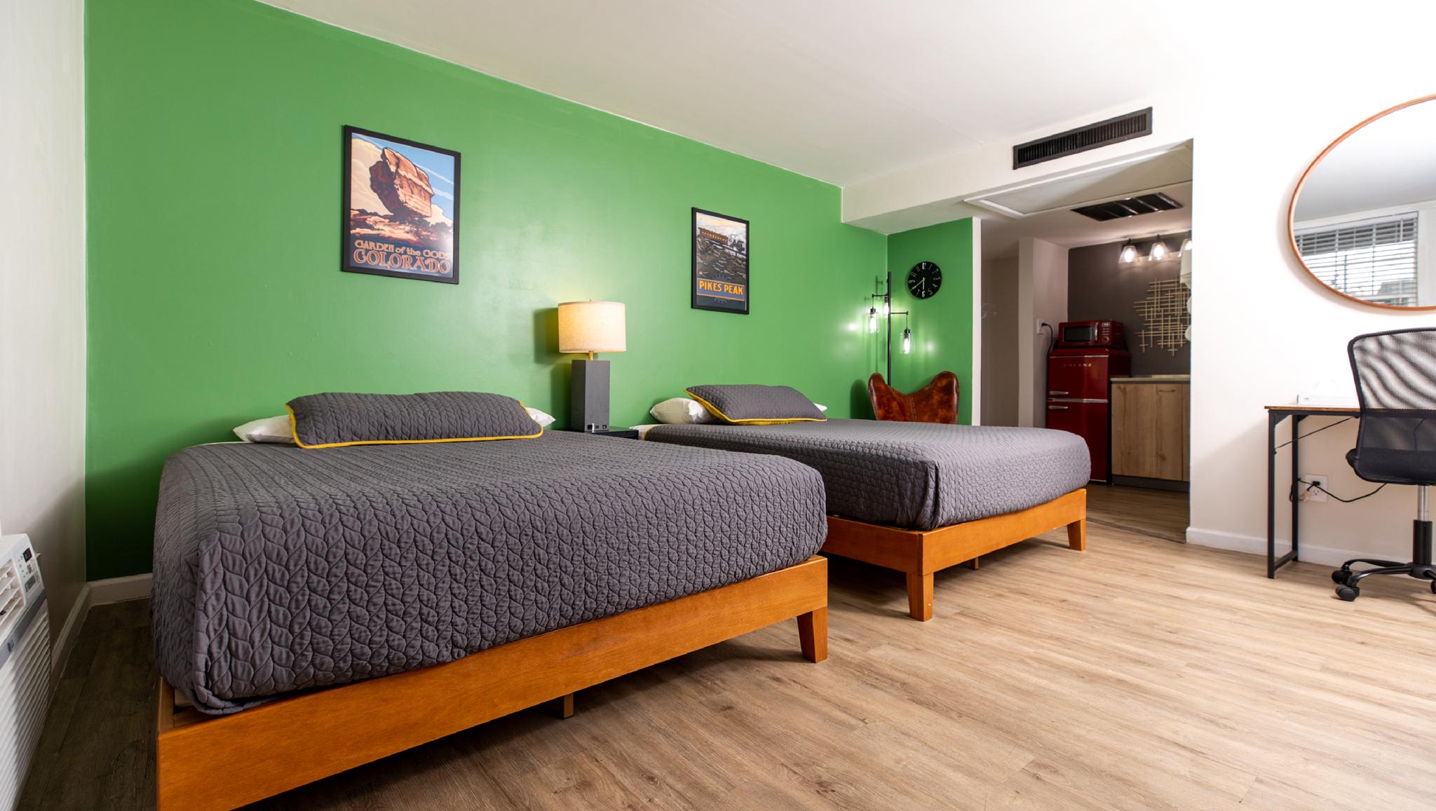 Double Queen Suite